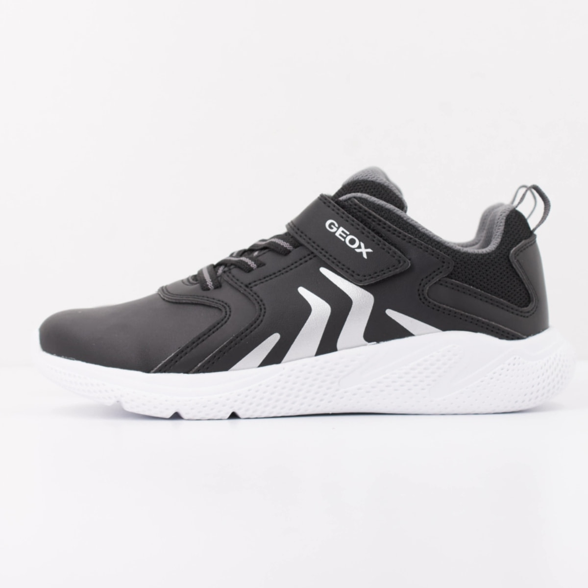 Zapatillas Niño de la marca GEOX  modelo J66GBE 0BC14 NEGRO