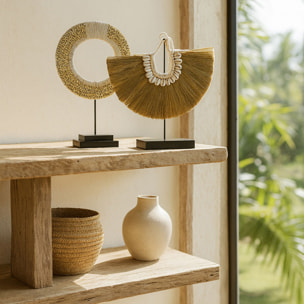 Collier en fibres végétales et coquillages sur socle en métal  KIM