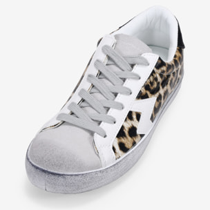 Zapatillas deportivas leopardo con cordones