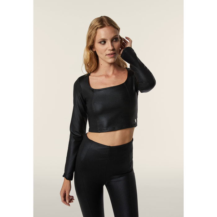 Maglia corta con scollo quadrato in tessuto effetto wet