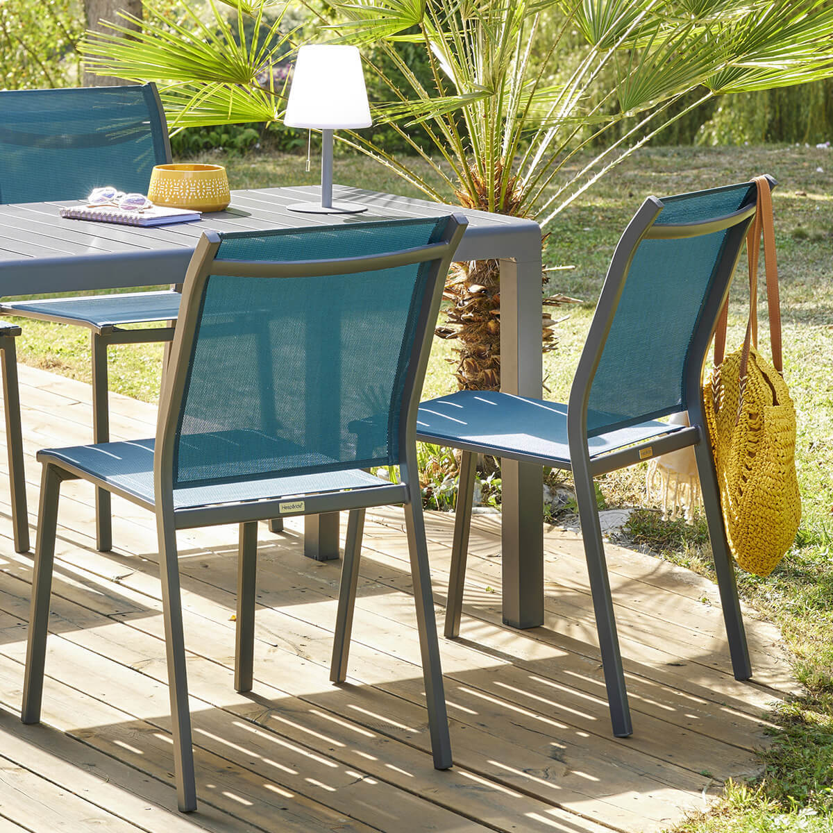 Chaise de jardin empilable "Essentia" bleu canard & graphite en aluminium traité époxy