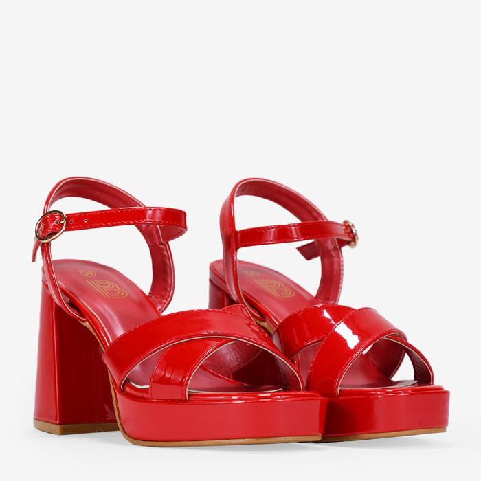 Sandalias de tacón ancho rojas en charol