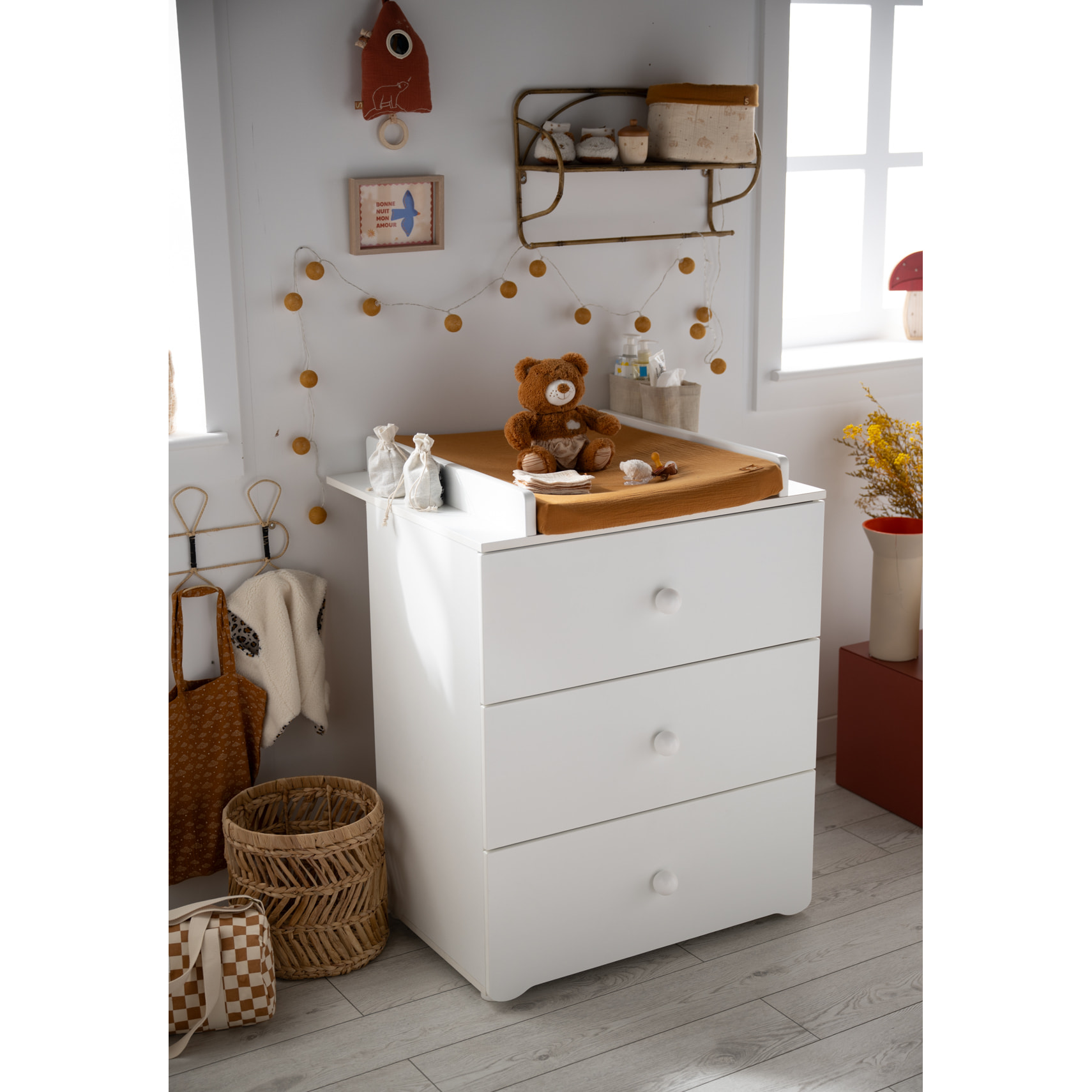 Chambre complète bébé avec lit 120x60cm et commode à langer 3 tiroirs