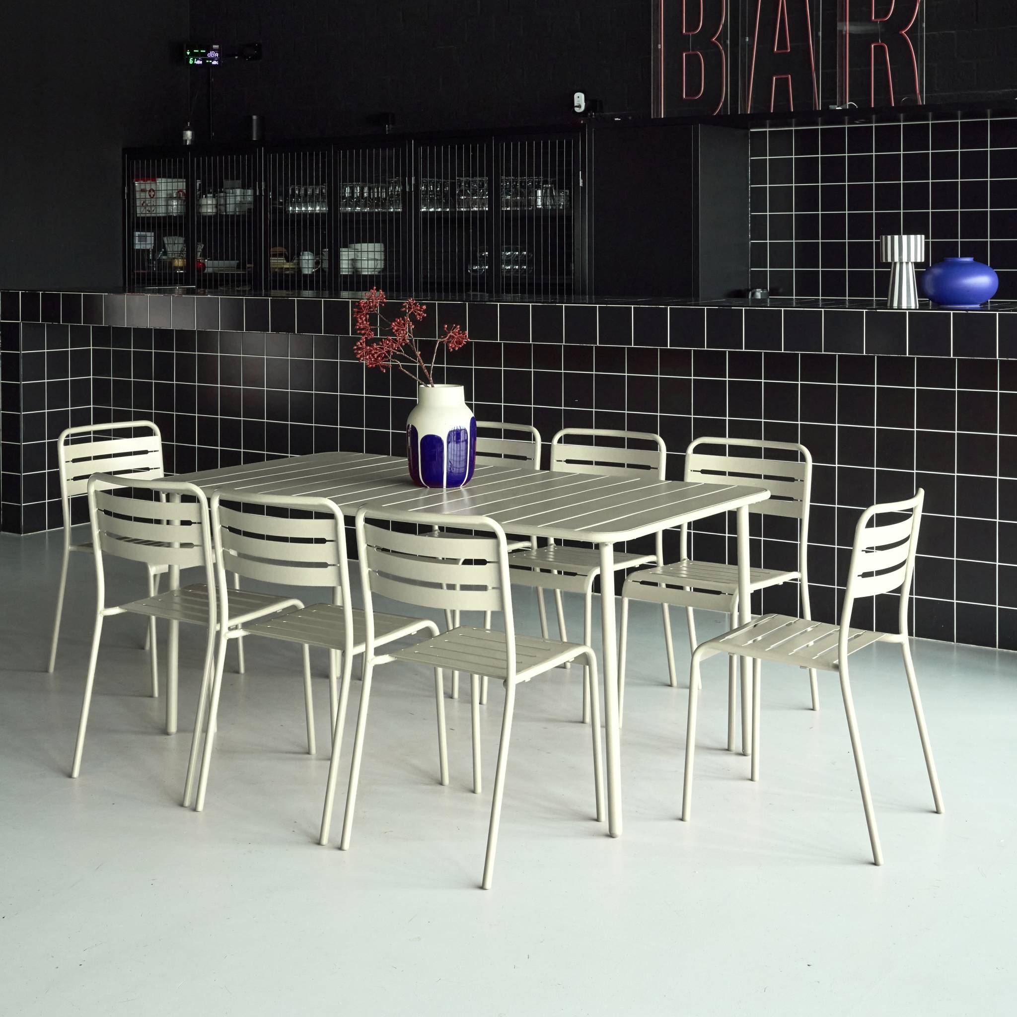 Table de jardin métal + 8 assises AMÉLIA