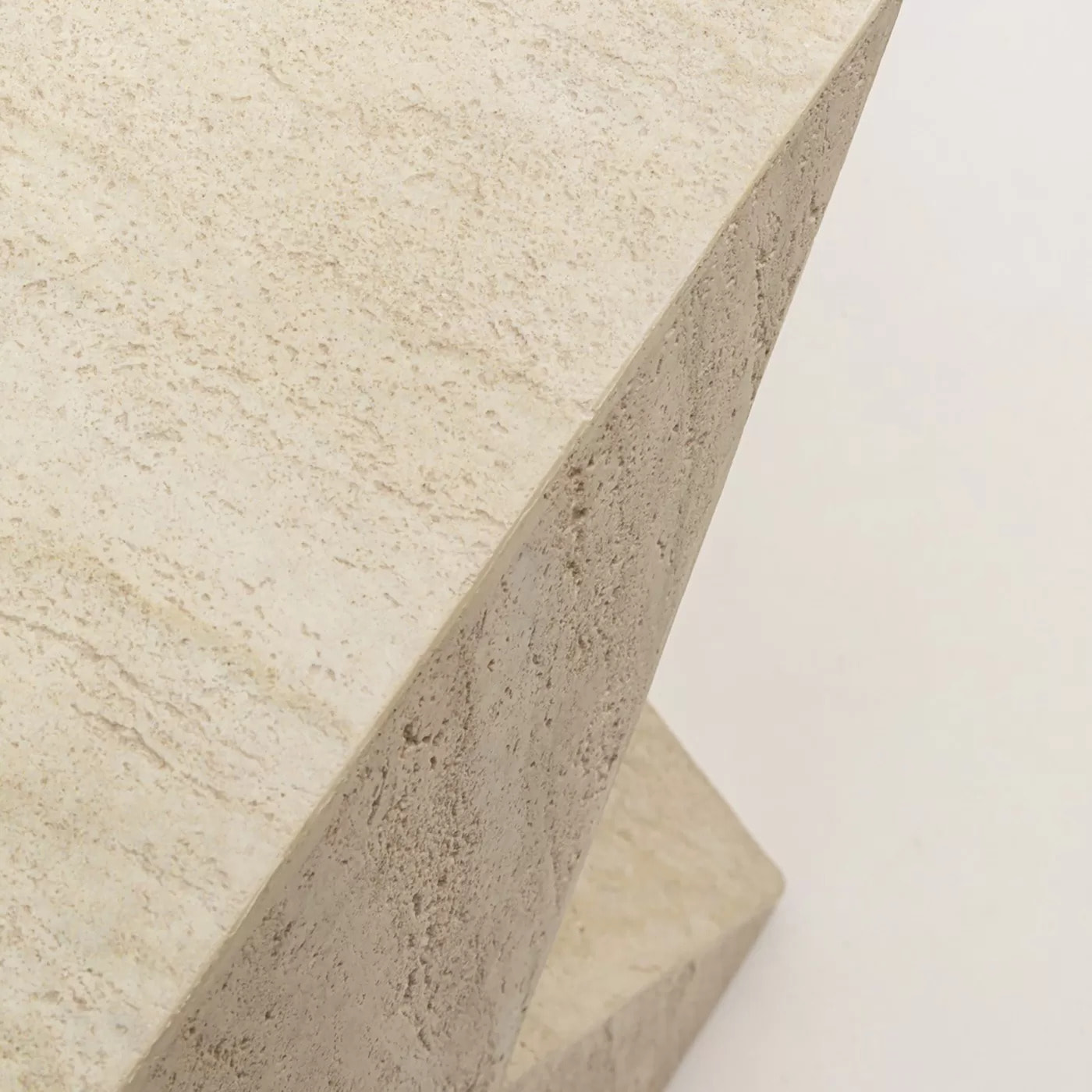 Table d'appoint Travertino Triangle Kare Design