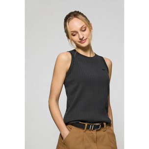 Camiseta top Tamika negra acanalada con detalle de botón nacarado Polo Club