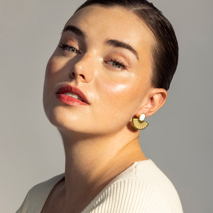 Pendientes de Madreperla Blanca acabados en oro amarillo de 18K- Phieo
