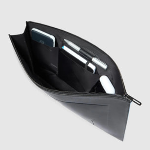 Piquadro Pochette porta iPad® in pelle con tasca per AirPods®, protezioni antiurto e RFID