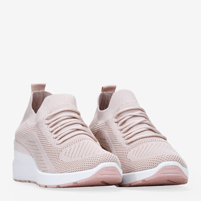 Zapatillas de tela rosa con cuña y cordones