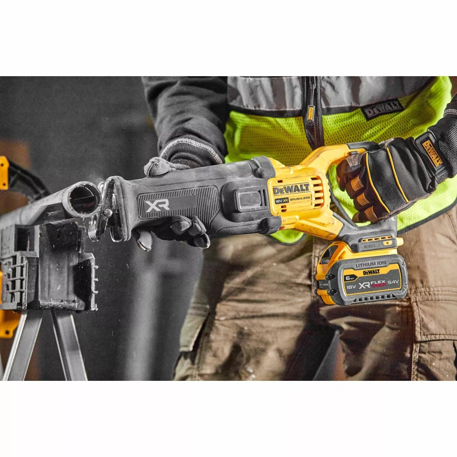 Scie sabre XR 18V ADVANTAGE brushless - Sans batterie ni chargeur - Coffret TSTAK - DEWALT - DCS386NT-XJ