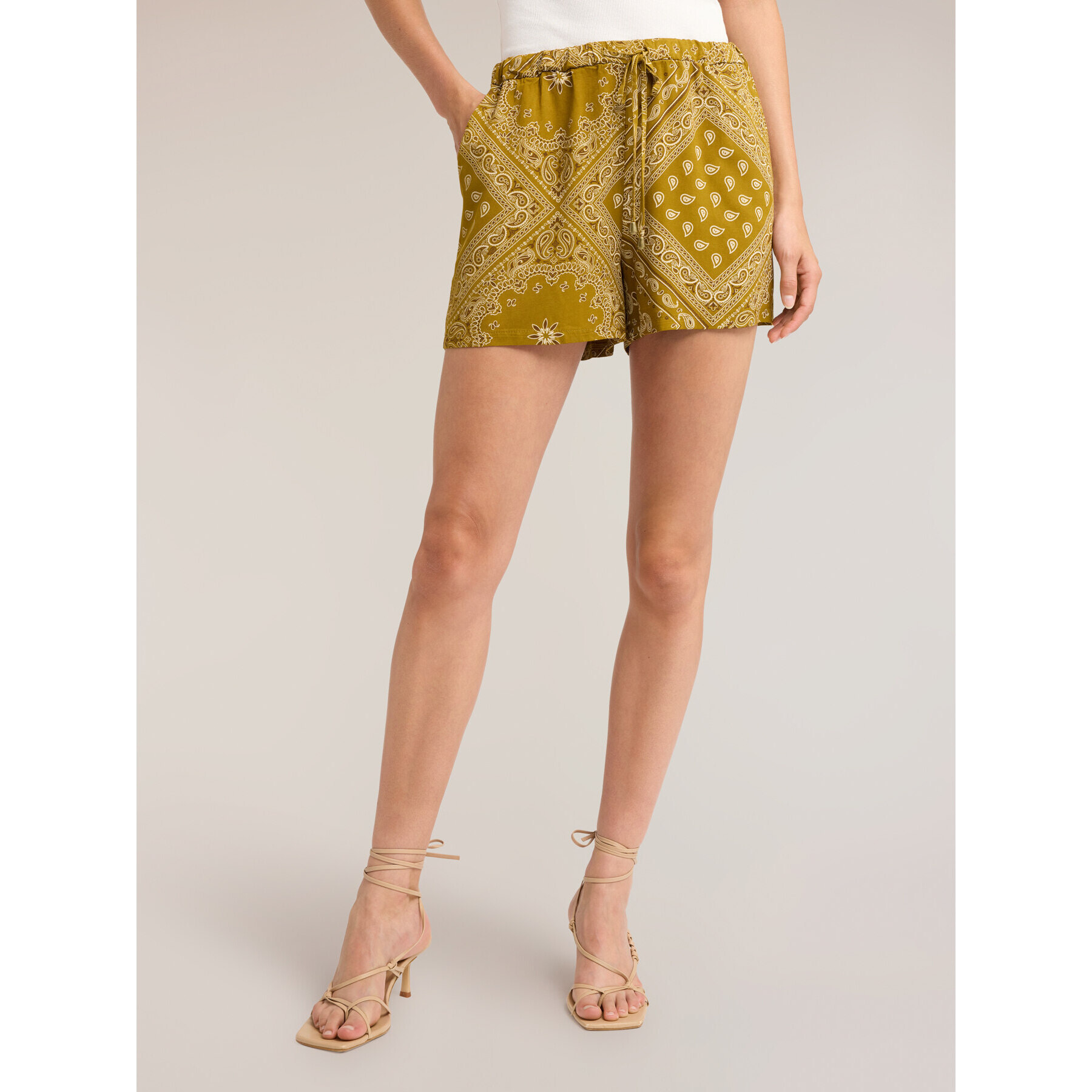 Motivi - Shorts con estampado en sarga mezcla lyocell - Verde militare