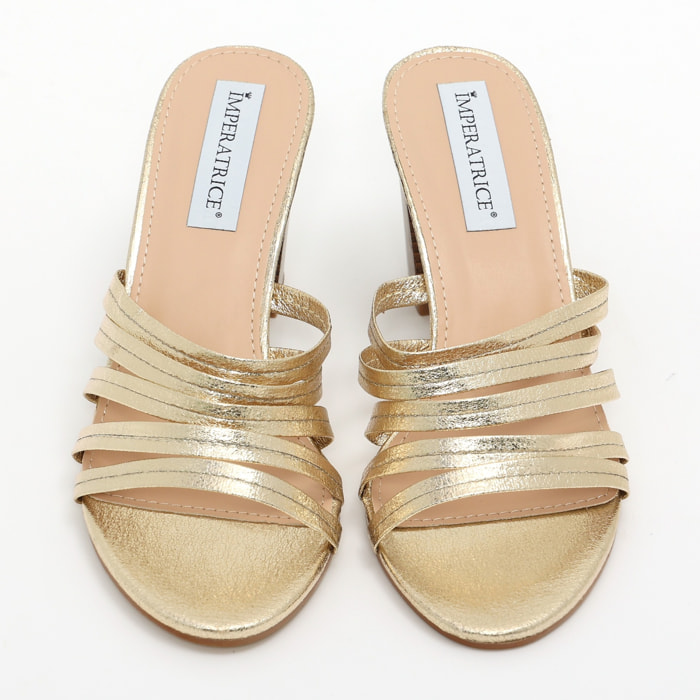 Sandali in simil pelle laminata con tacco comodo