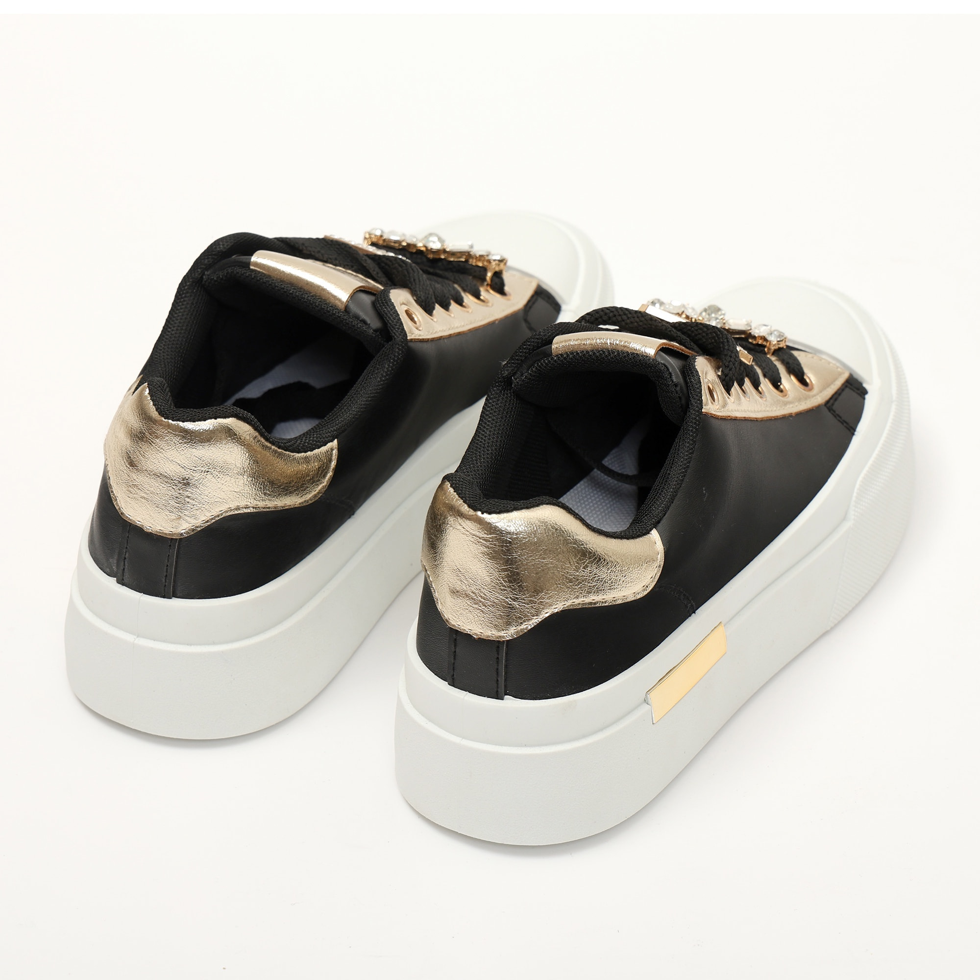 Sneakers in simil pelle con dettagli gioiello
