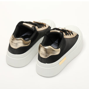 Sneakers in simil pelle con dettagli gioiello