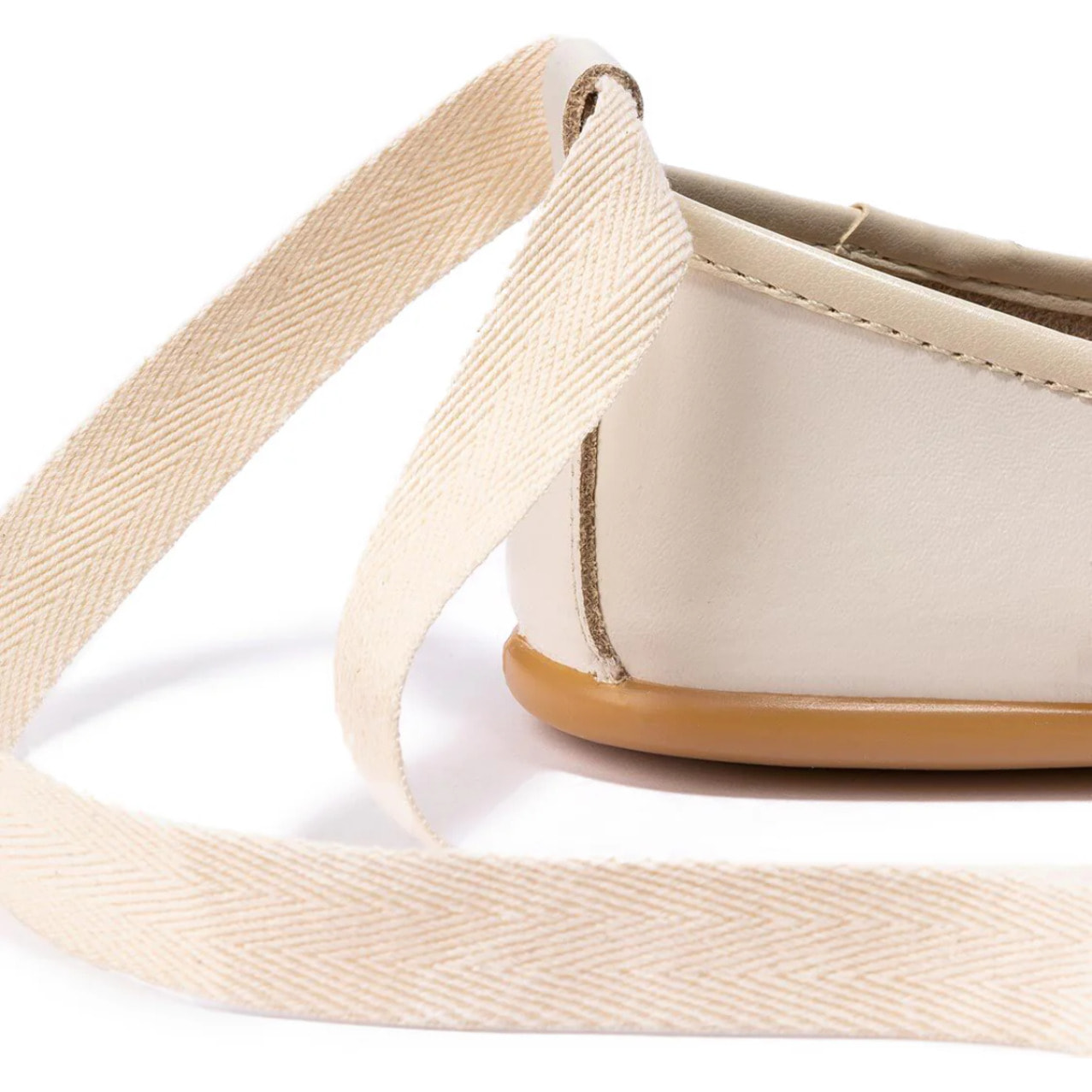 Tira Arena B&W Ballet Flats