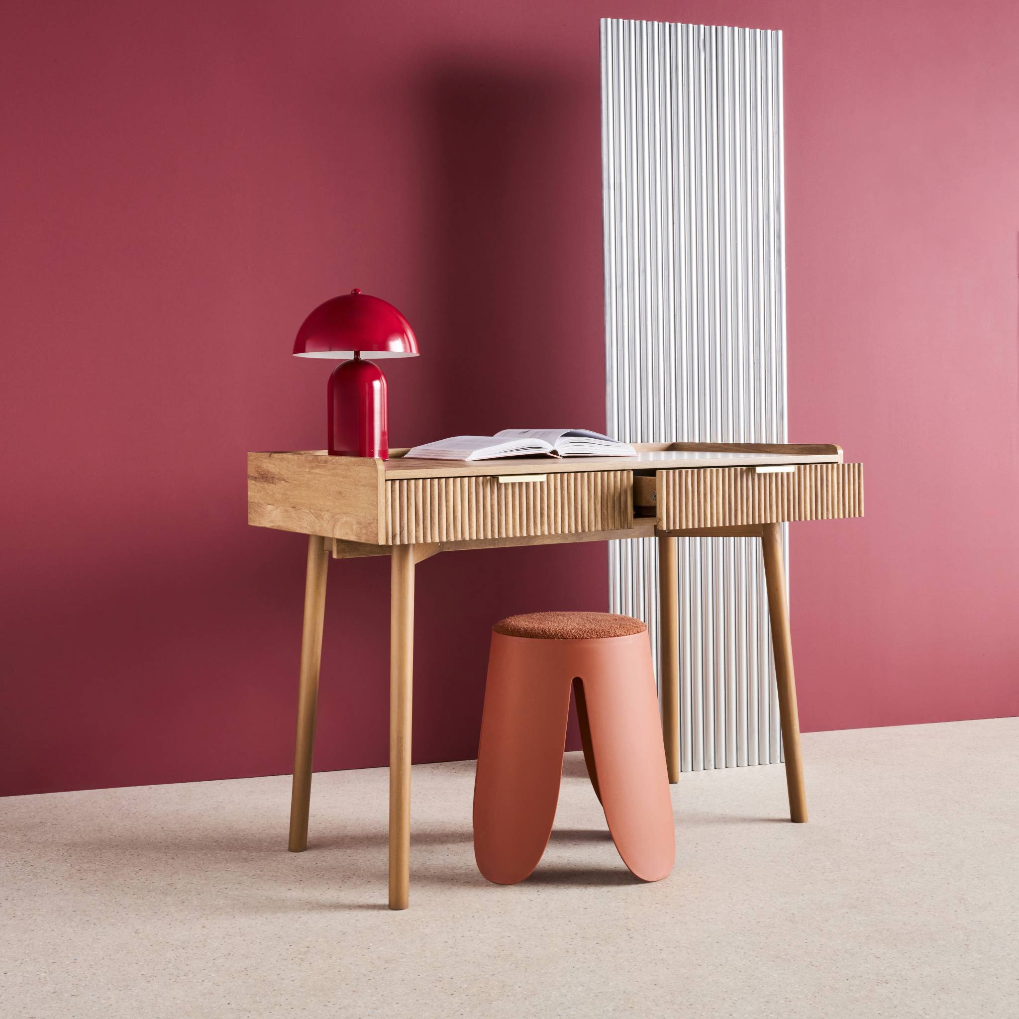 Bureau décor bois de manguier rainuré 2 tiroirs CELIAN