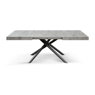 Tavolo CARRARA in legno, finitura grigio cemento e base in metallo verniciato antracite, allungabile 180×90 cm – 260×90 cm