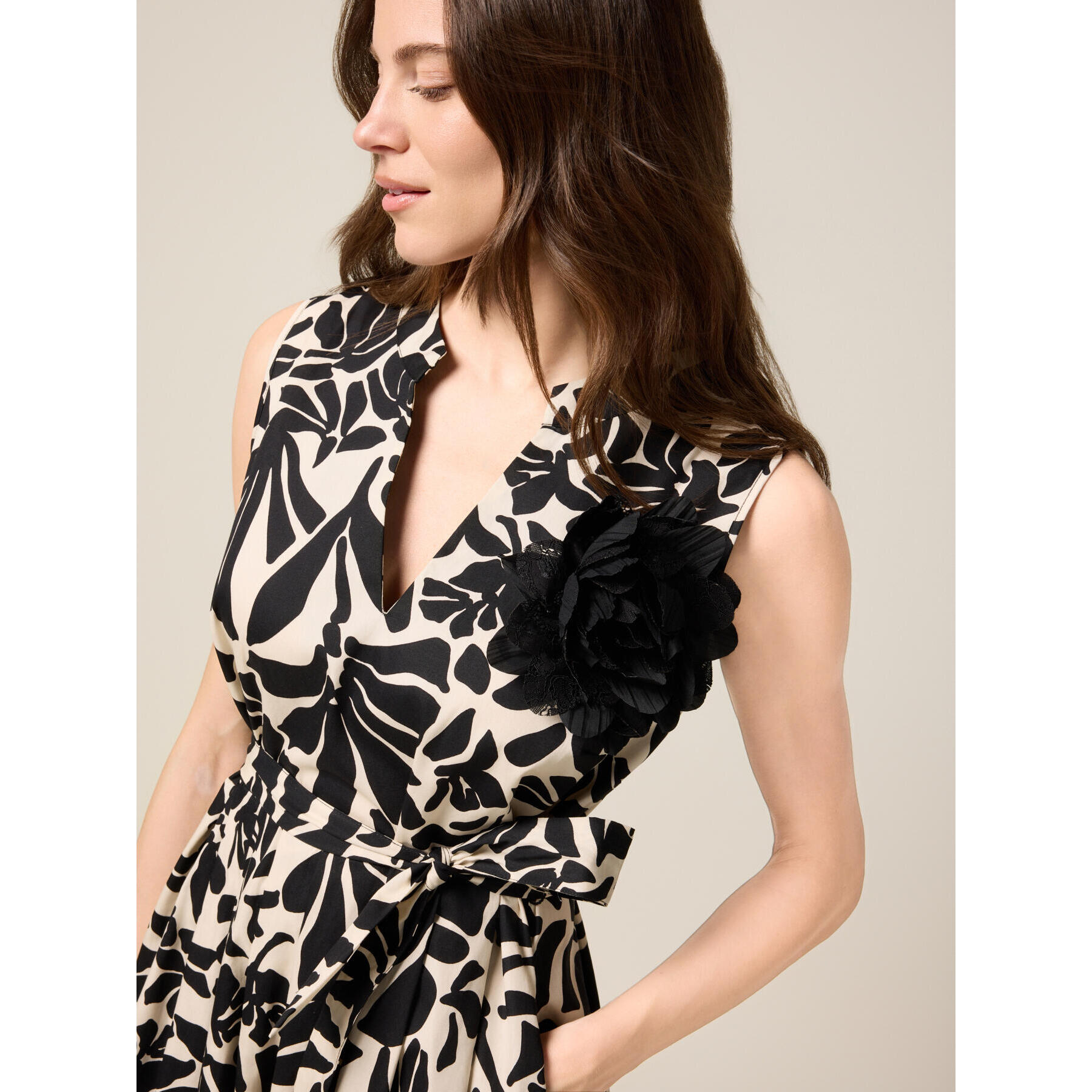 Oltre - Vestido midi acampanado de popelina con cinturón - Negro