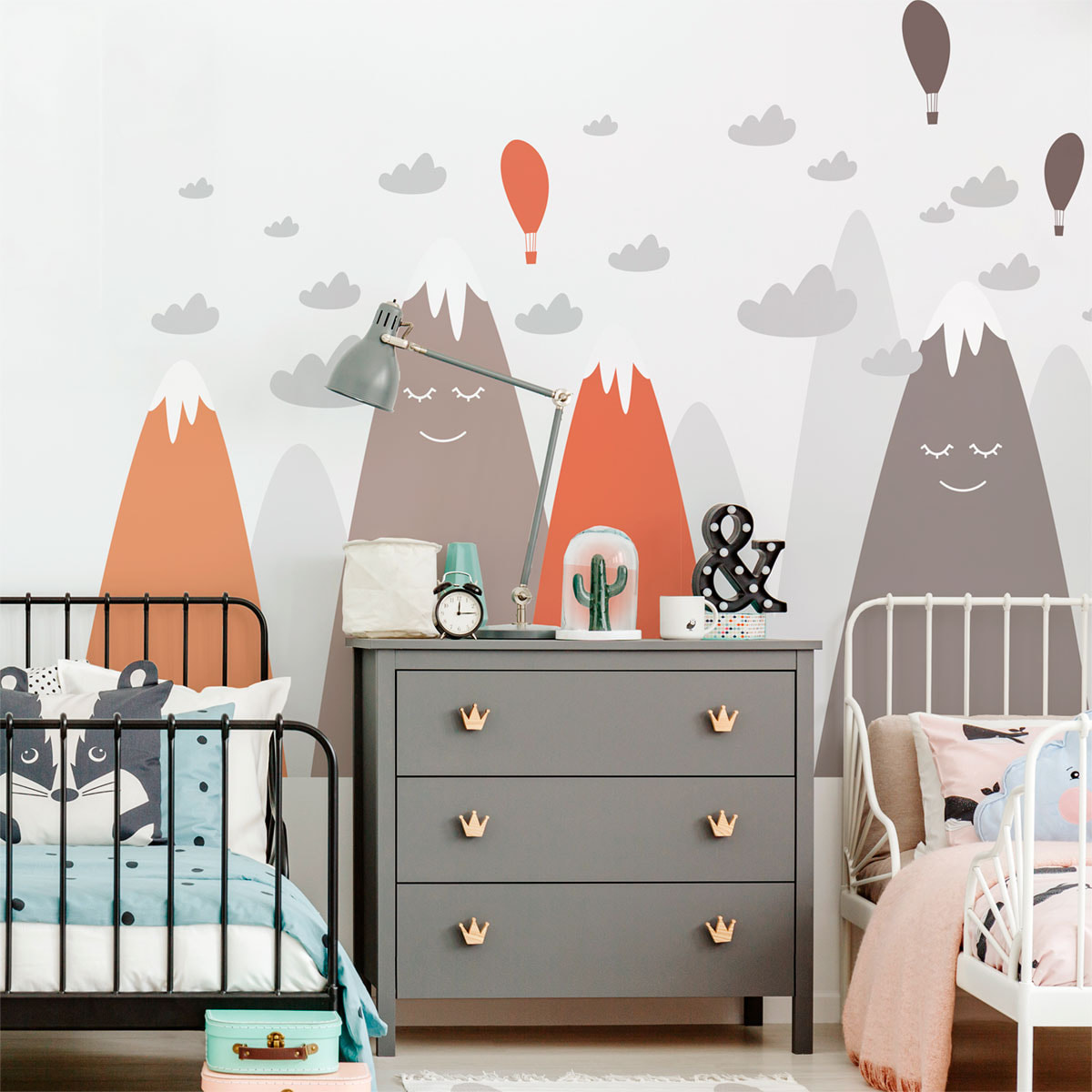 Stickers muraux enfants - Décoration chambre bébé - Autocollant Sticker mural géant enfant montagnes scandinaves URSILKA