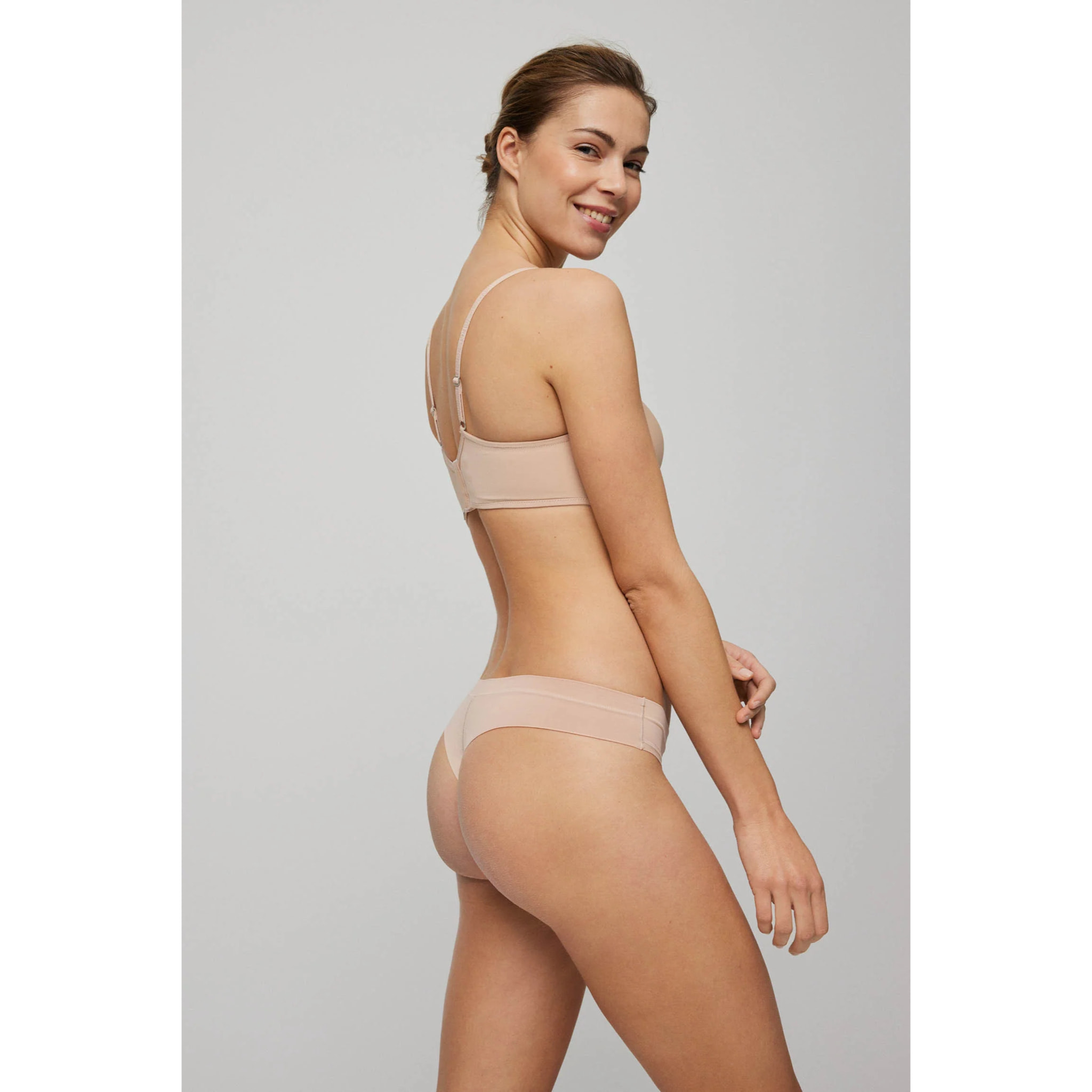 Perizoma Adapt con finiture nude invisibili