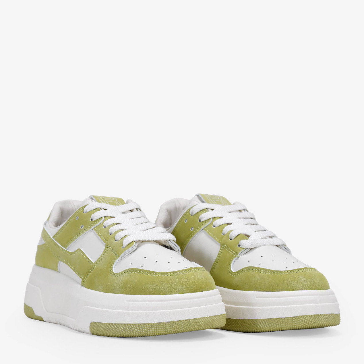 Zapatillas con plataforma verdes con cordones