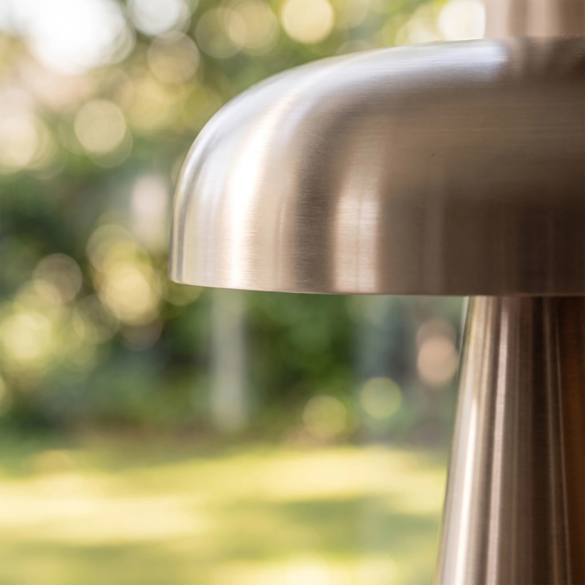 Lampe à poser en métal brossé - Livia
