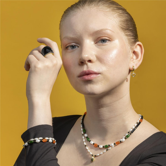 Pulsera con Onix acabado oro 18k