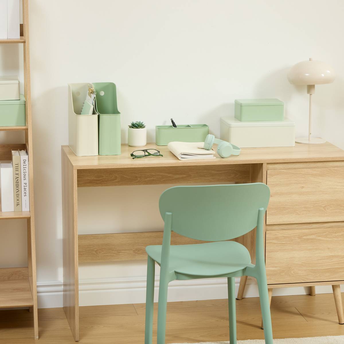 Chaise empilable plastique vert "Plasta"