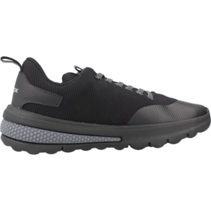 Zapatillas Niño de la marca GEOX  modelo J ACTIVART BOY NEGRO