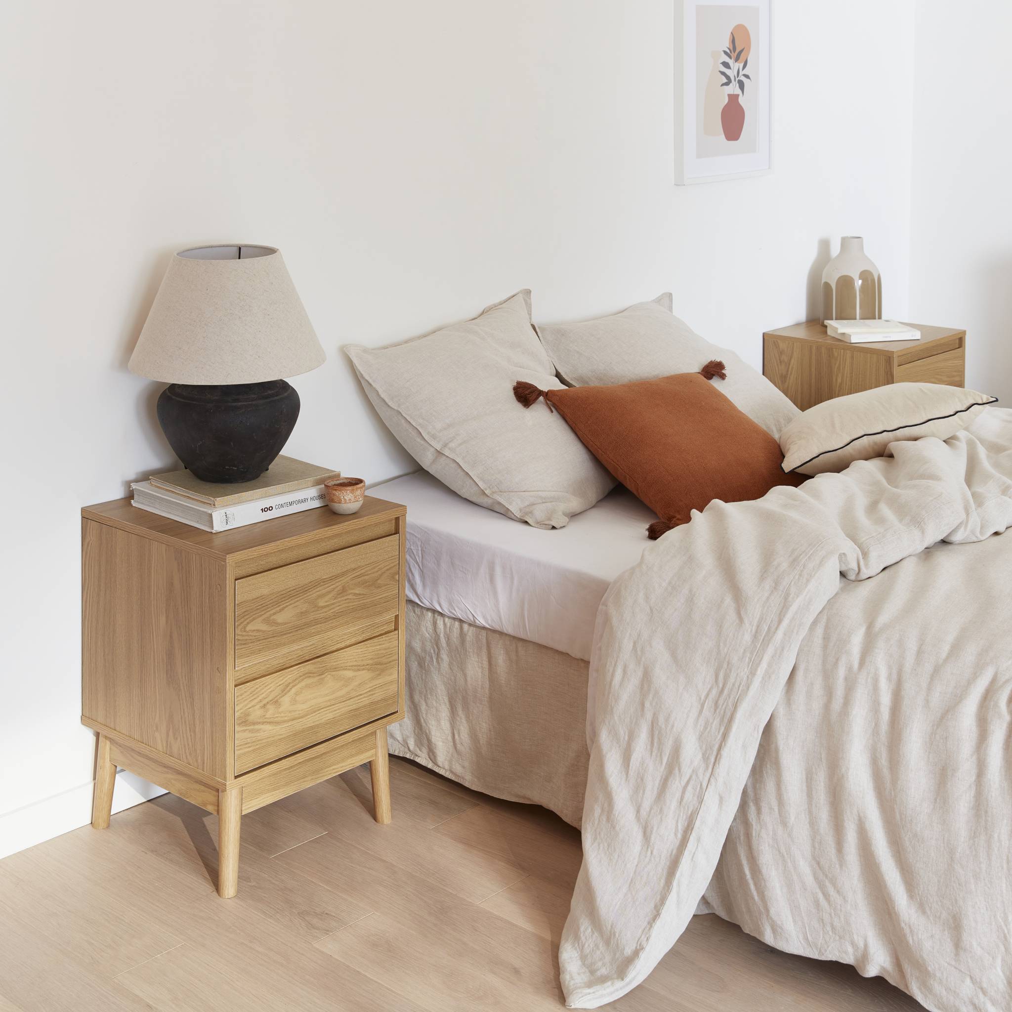 Lot de 2 tables de chevet décor bois. deux tiroirs