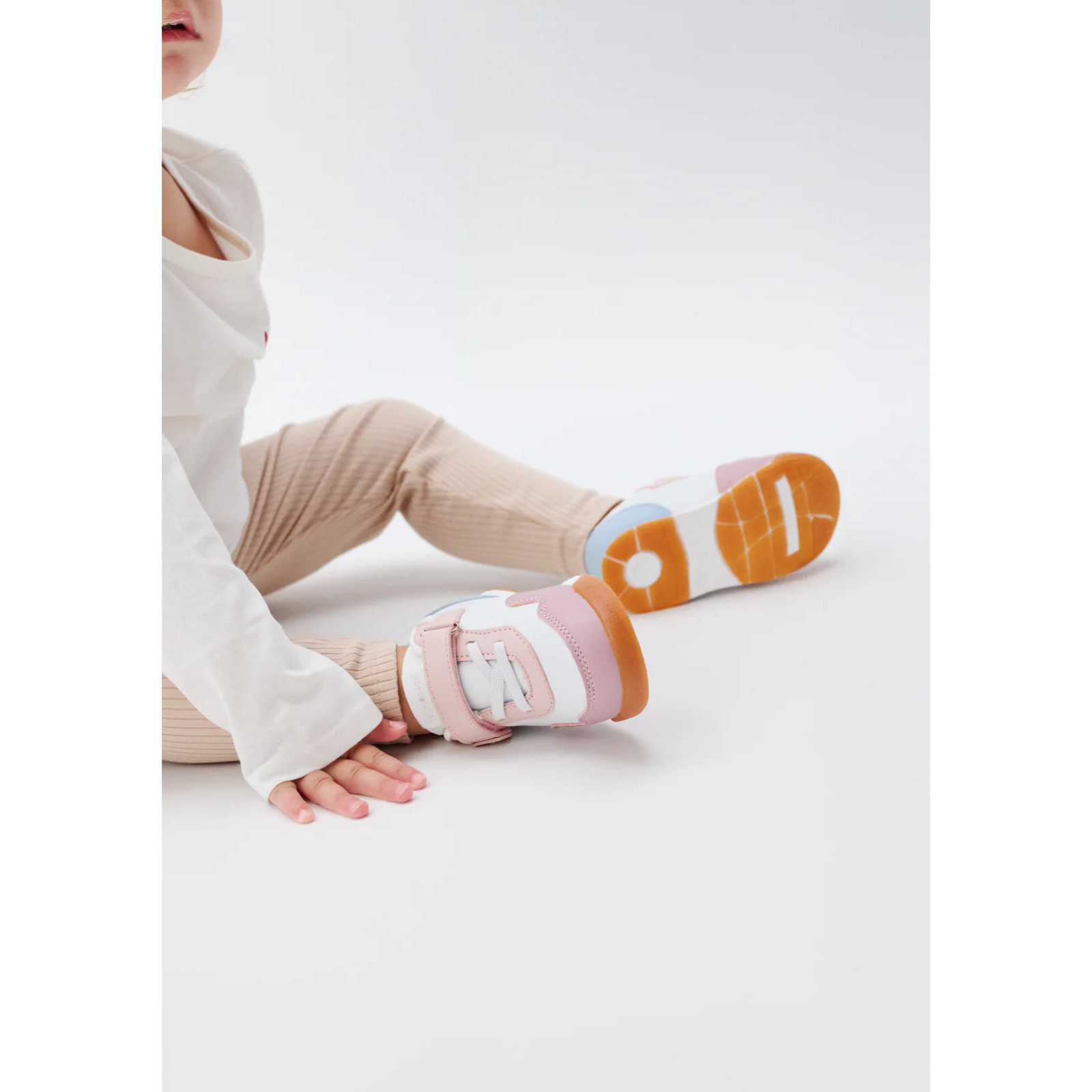 Zapatillas deportivas de bebés colección Tecnobaby diseño respetuoso