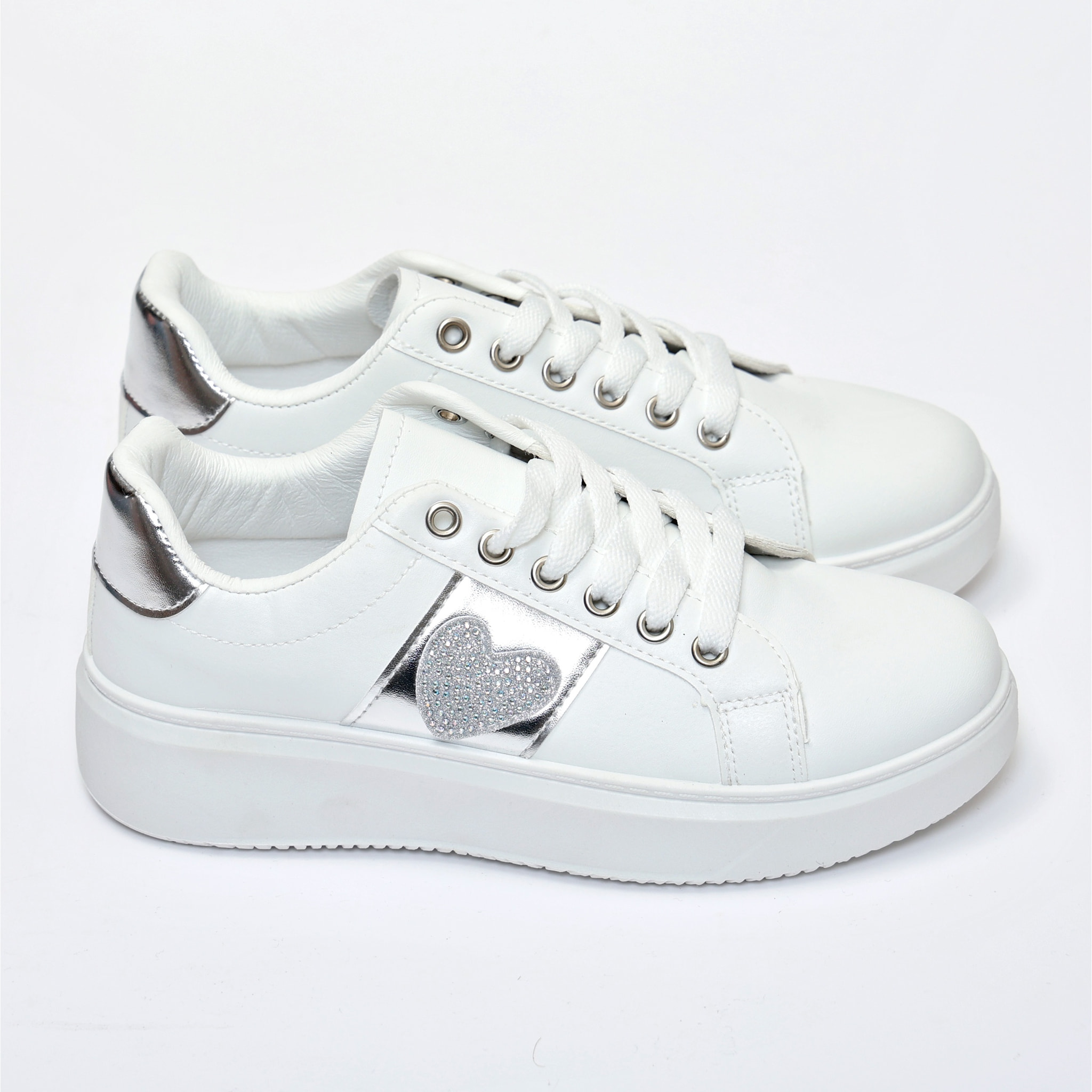 Sneakers in simil pelle con dettaglio strass