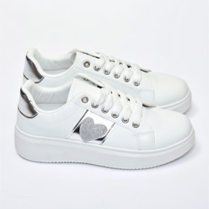 Sneakers in simil pelle con dettaglio strass