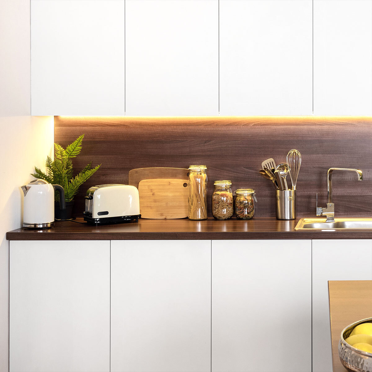 Rouleau adhésif décoratif Vinyle au Mètre - Blanc - Sticker Lavable Imperméable Mur Cuisine Meubles