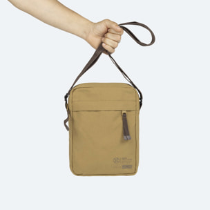 Bandolera Grande Sostenible de Poliéster Reciclado Mostaza .TECA RECYCLED. CROSSBODY LARGE.