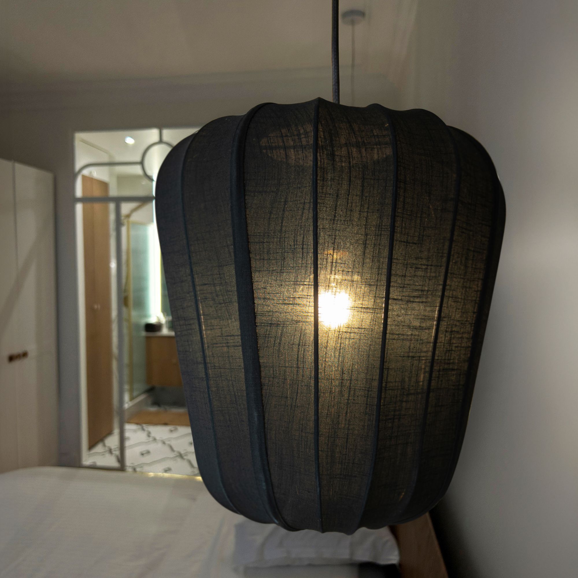 Suspension en coton noir et métal h39cm ALBA