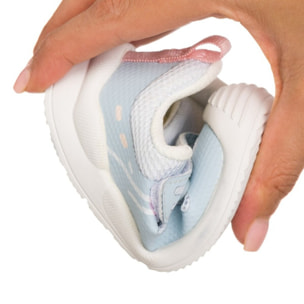 Deportiva respetuosa azul claro