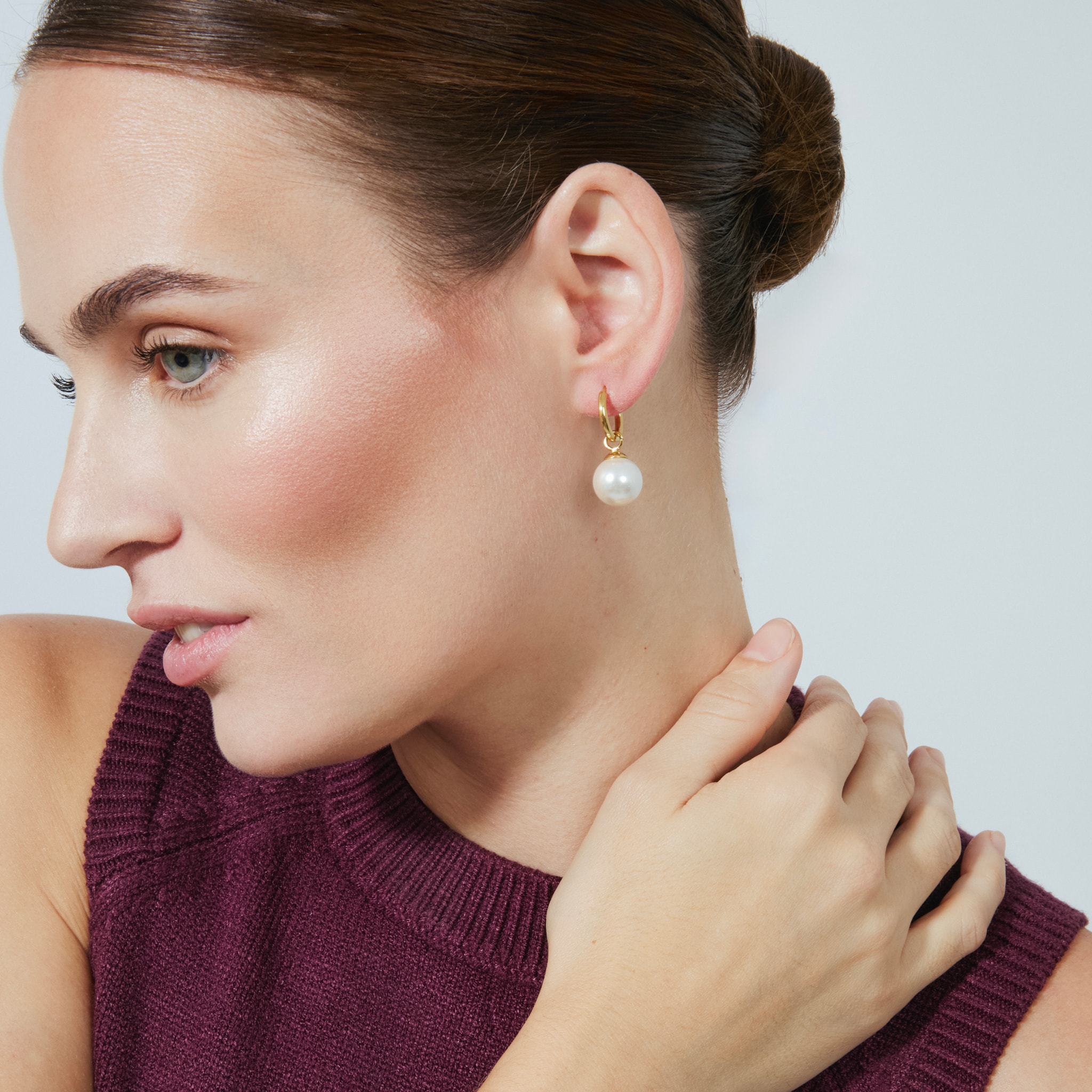 Pendientes de Perla Blanca acabados en oro amarillo de 18K- Unwe