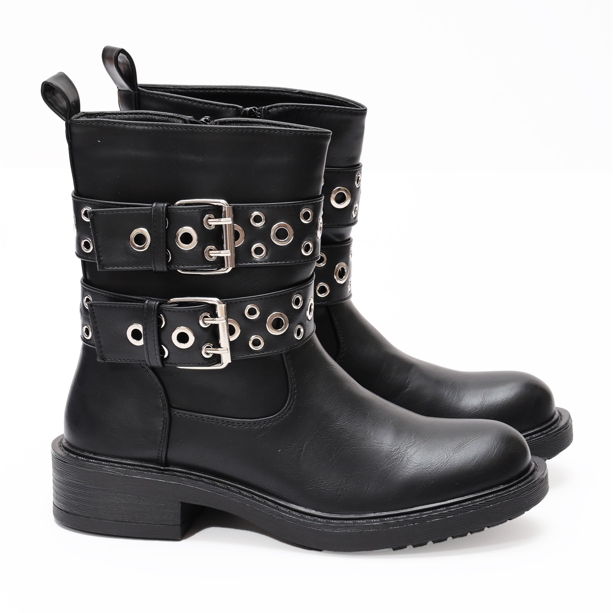 Stivaletto in simil pelle con cinturini