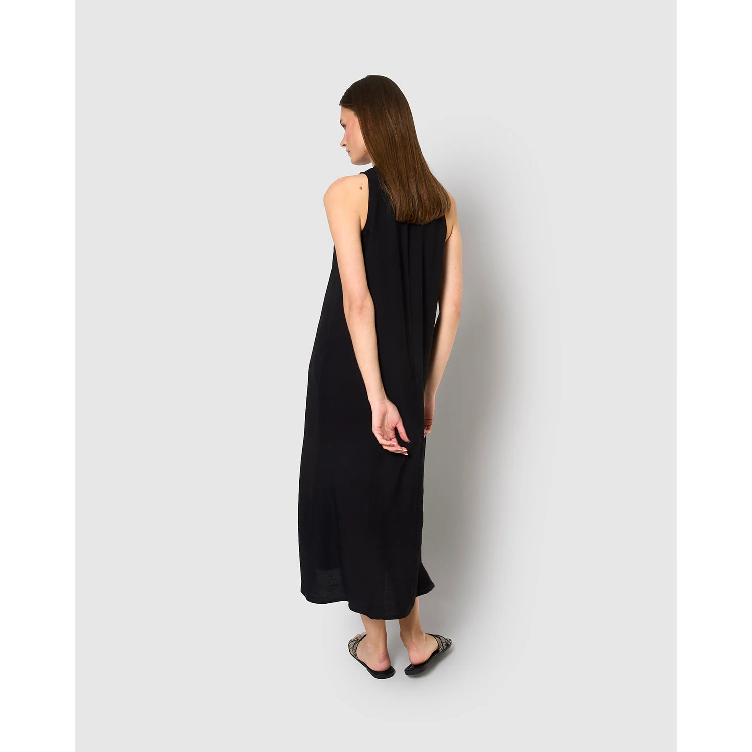 Vestido largo sin mangas fluido negro
