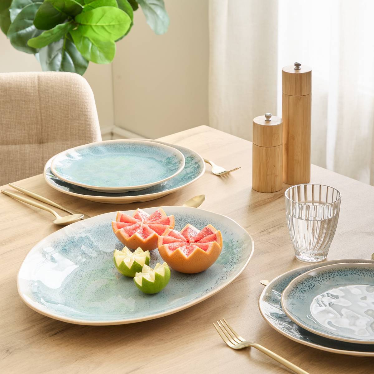 Plat Pia ovale 31,8x40,5cm bleu