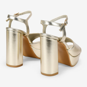 Sandalias de fiesta doradas con tacón y plataforma