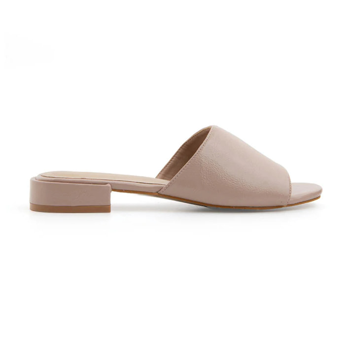 Ciabatta glossy con fascia ampia - NUDE
