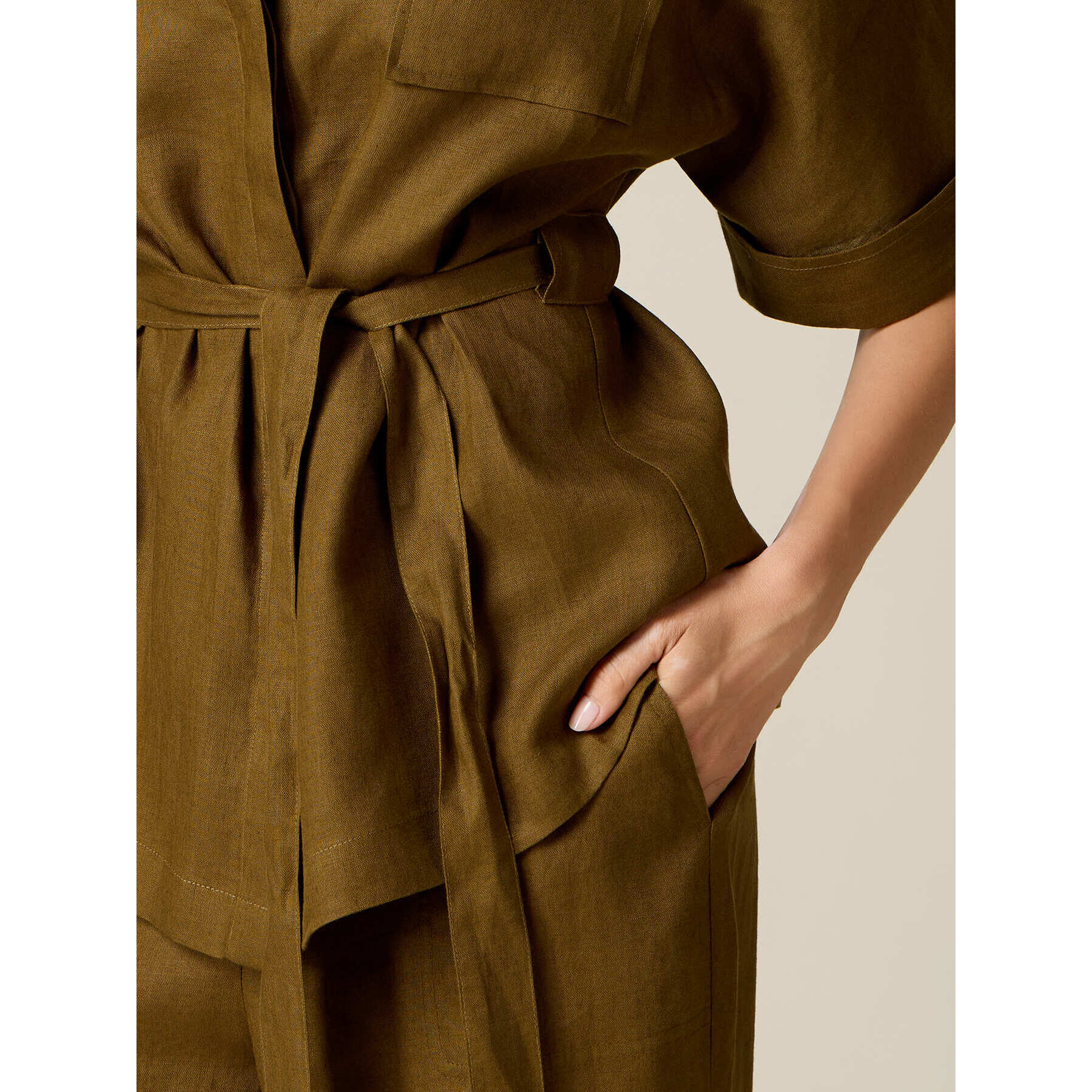 Oltre - Camicia in lino con cintura e taschini - Verde militare