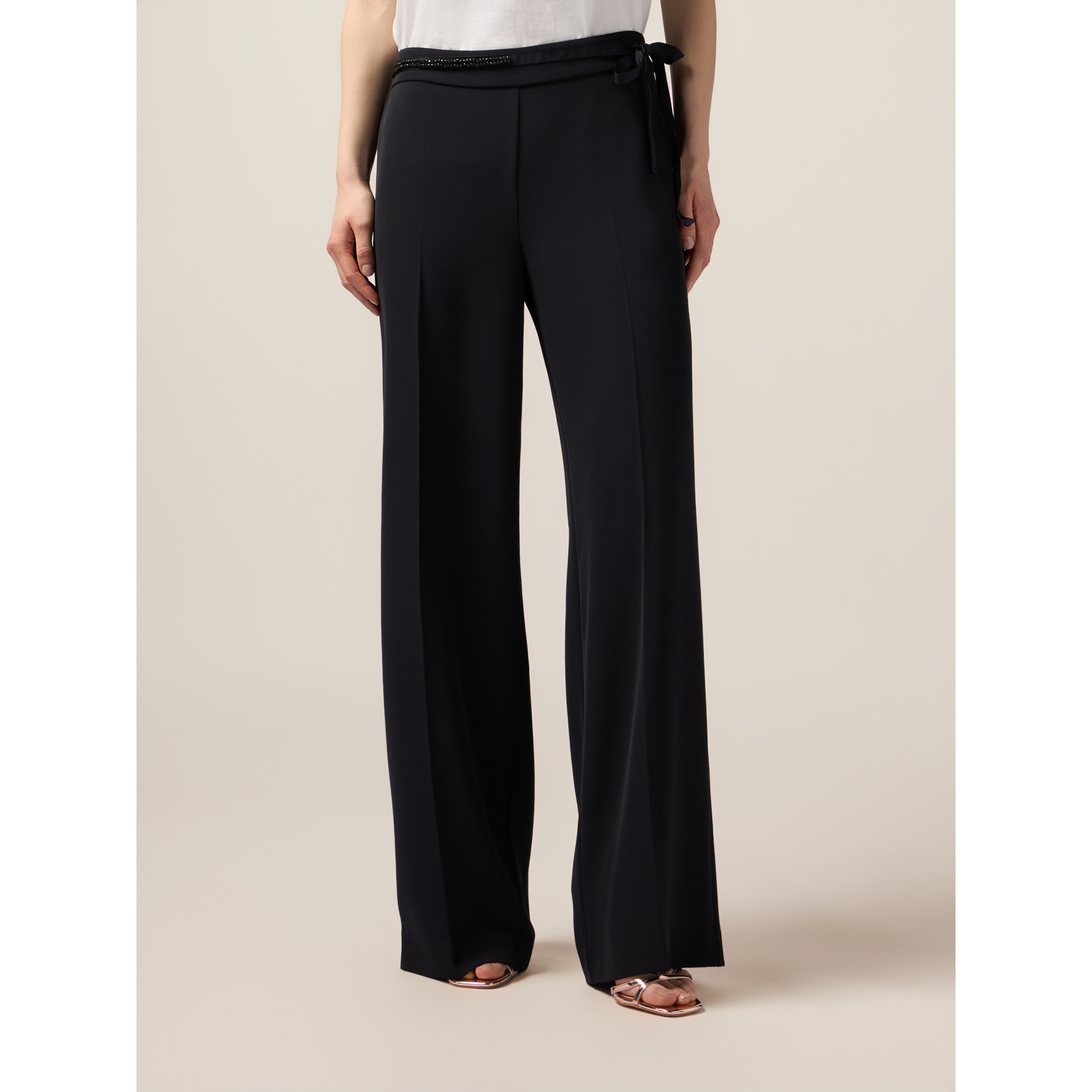 Oltre - Pantalones fluidos con cinturón joya - Negro