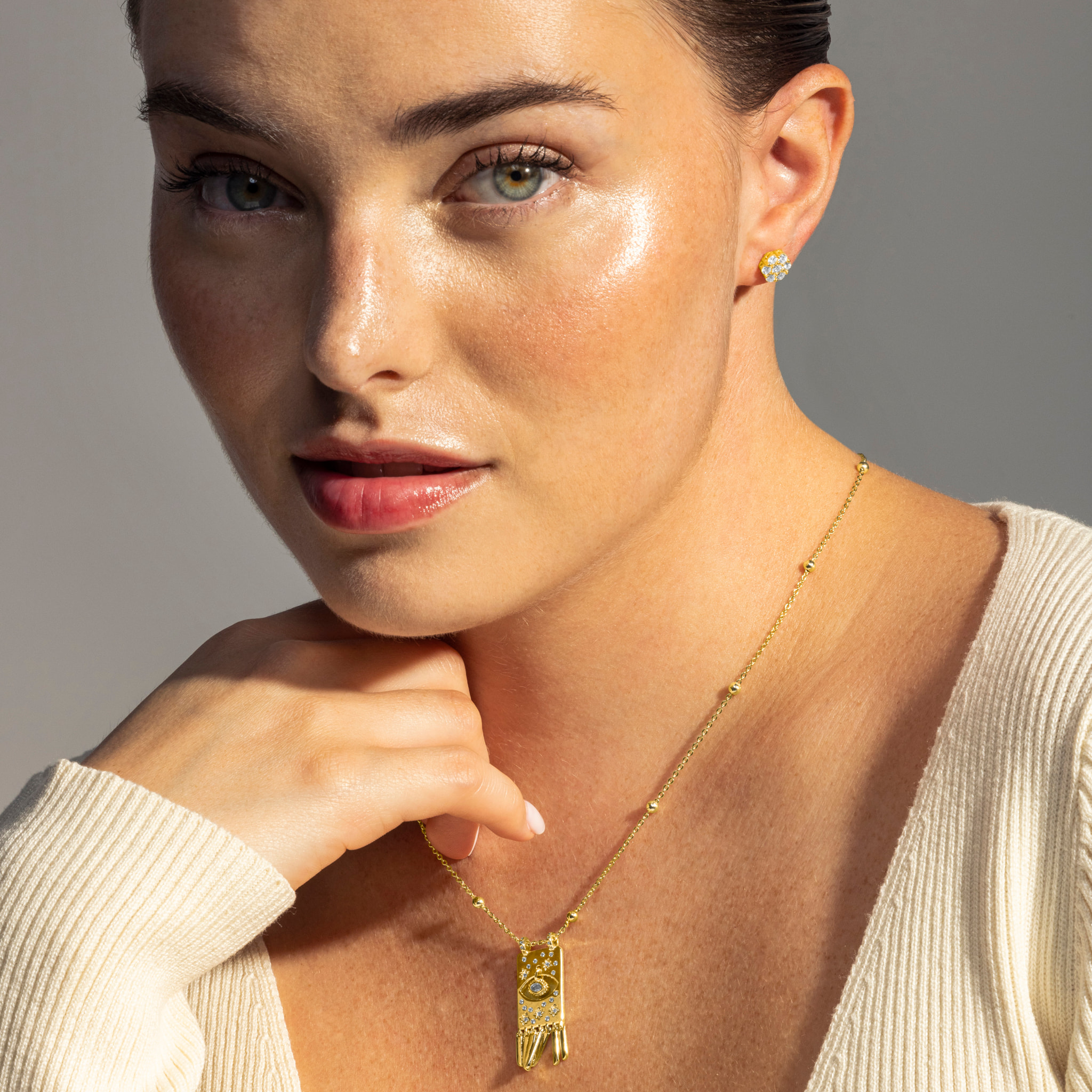 Pendientes Hudur acabado oro amarillo 18k