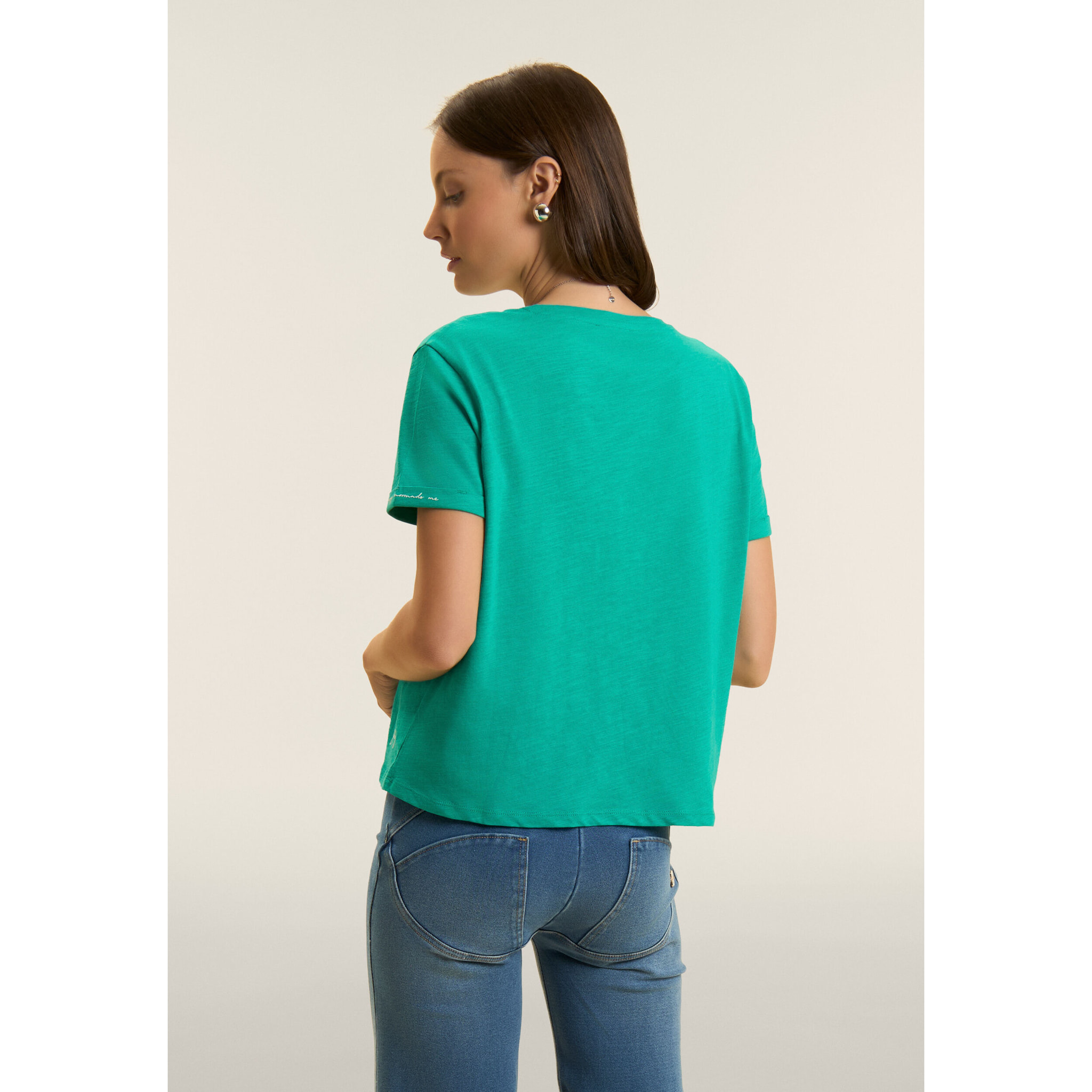 T-shirt cropped in jersey fiammato con risvolto sulle maniche