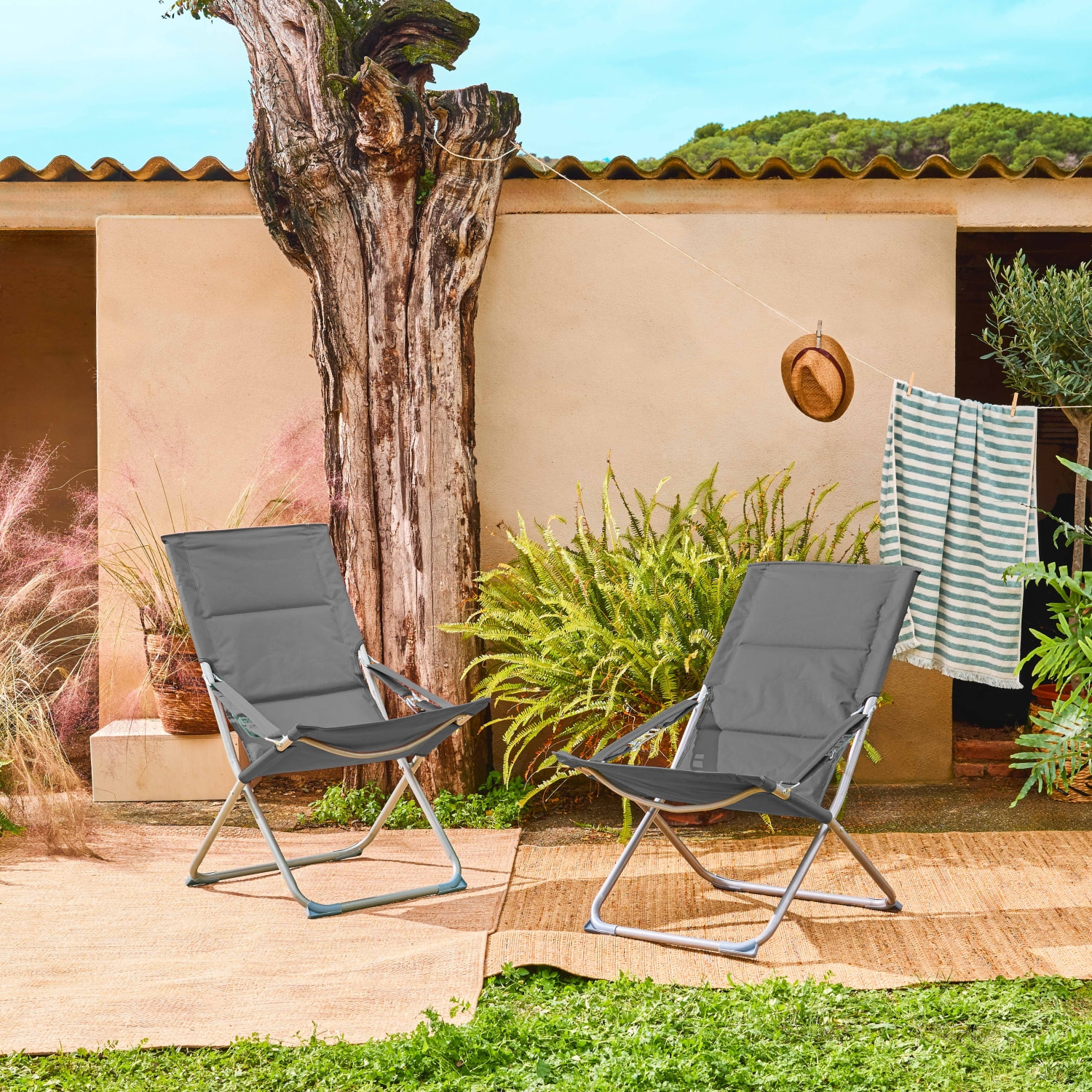 Lot de 2 chaises pliantes anthracite PARMA en acier / polyester 600D. 84 x 62 x 87 cm