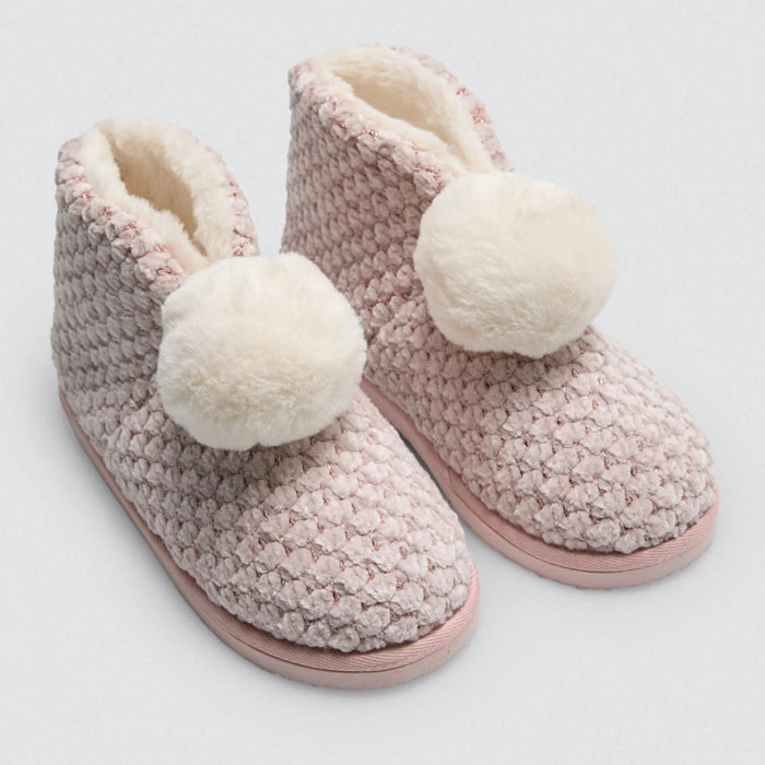 Stivali da casa con dettaglio pompon