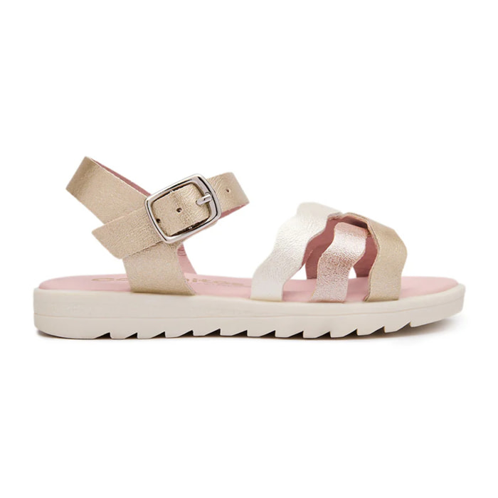 Sandalias Planas de Niña Planas en Dorado